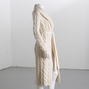 Ralph Lauren Cream Cable Knit Cardigan
Fits X SMALL SMALL MEDIUM 
LOOSE FIT